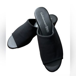 New with box! Croft & Barrow Women’s Ortholite Black Slide Sandals - Size 9.5